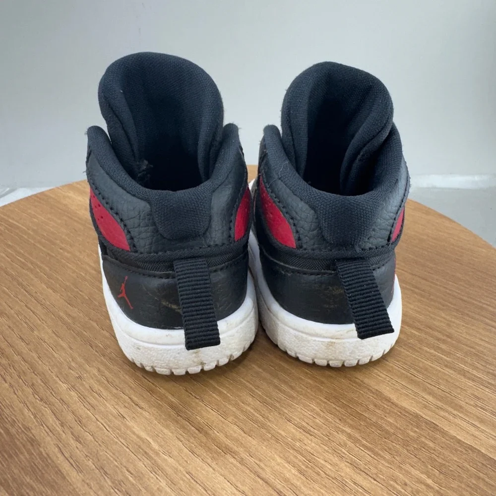 Jordan 1 Mid Toddler 5C Black Red AV7944-006 Basketball Sneakers Streetwear